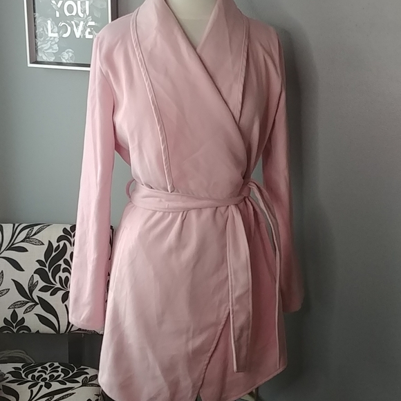 HOST PICK 36point5 Fashion Nova pink coat size L - Picture 2 of 9